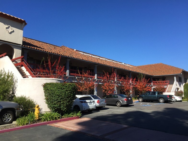 2235 Encinitas Blvd, Encinitas, CA à louer - Photo du bâtiment - Image 1 de 2