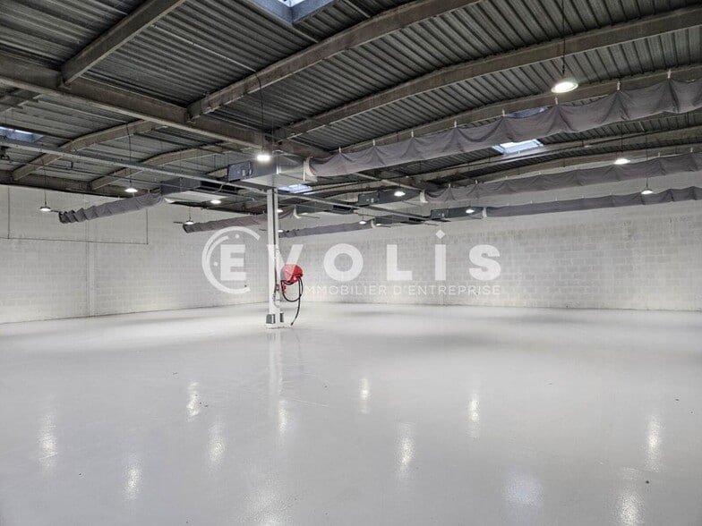 Flex in Massy for lease - Interior Photo - Image 2 of 23
