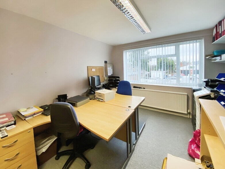 16-16A Norcot Rd, Reading à vendre - Photo intérieure - Image 2 de 8