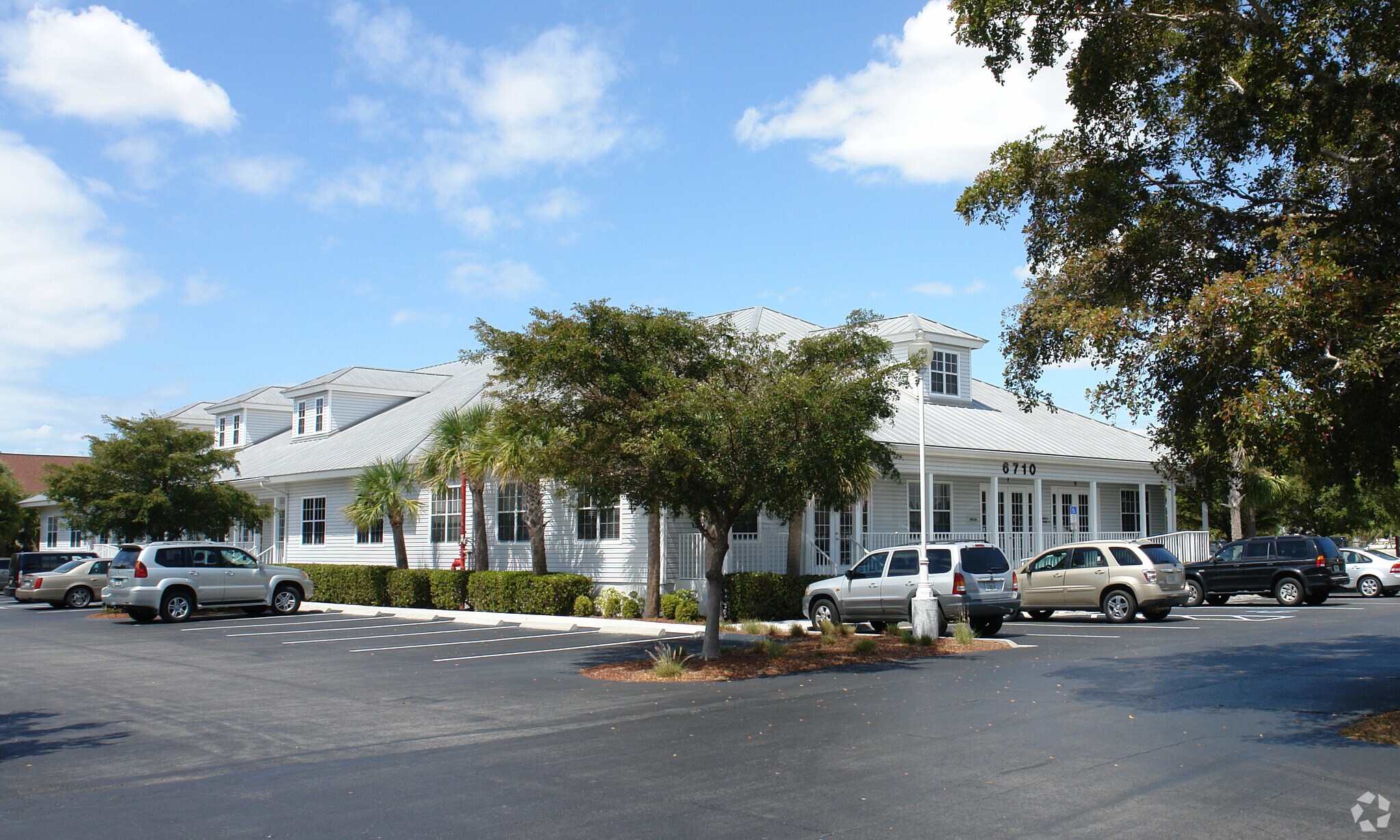 6710 Winkler Rd, Fort Myers, FL à louer Photo principale- Image 1 de 14