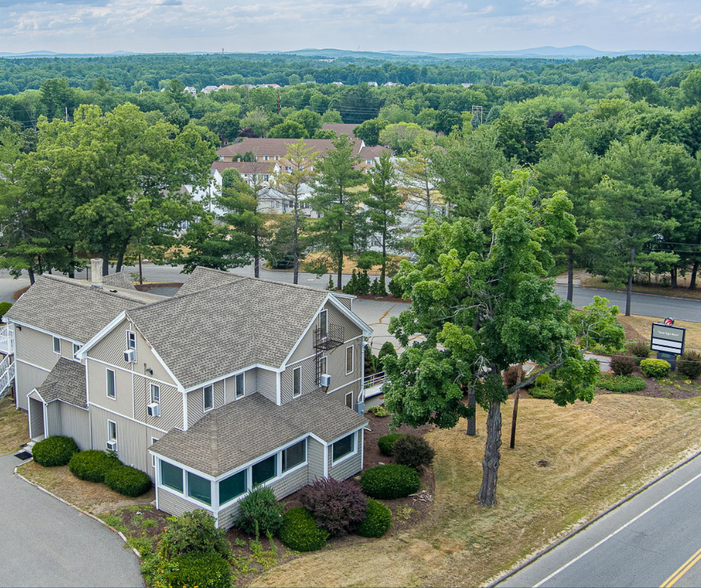 102 Derry St, Hudson, NH for sale - Building Photo - Image 1 of 1