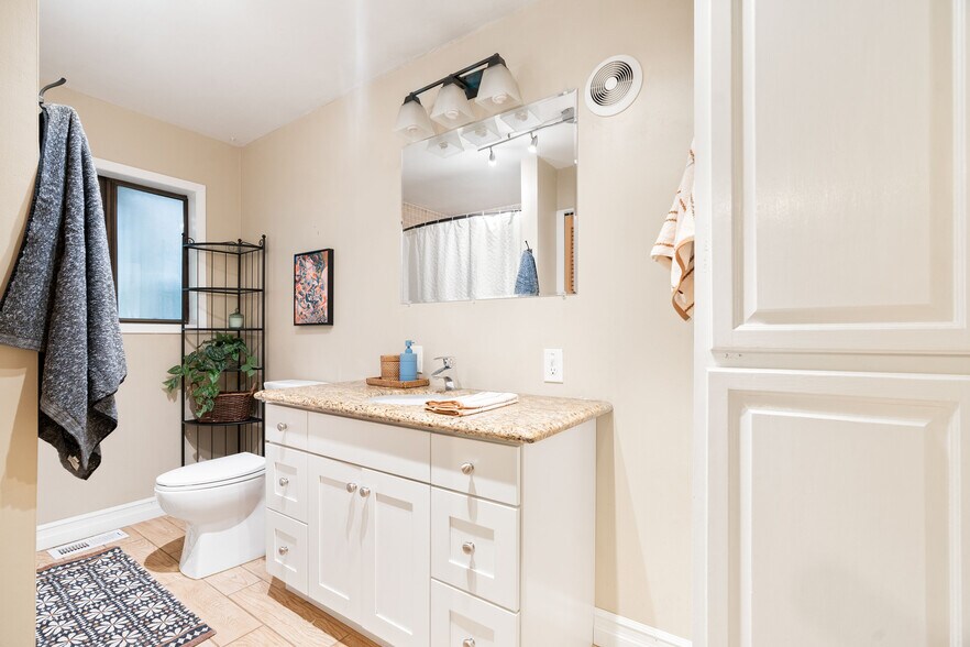 1824 SW Greenway Cir, West Linn, OR à vendre - Photo du bâtiment - Image 2 de 56