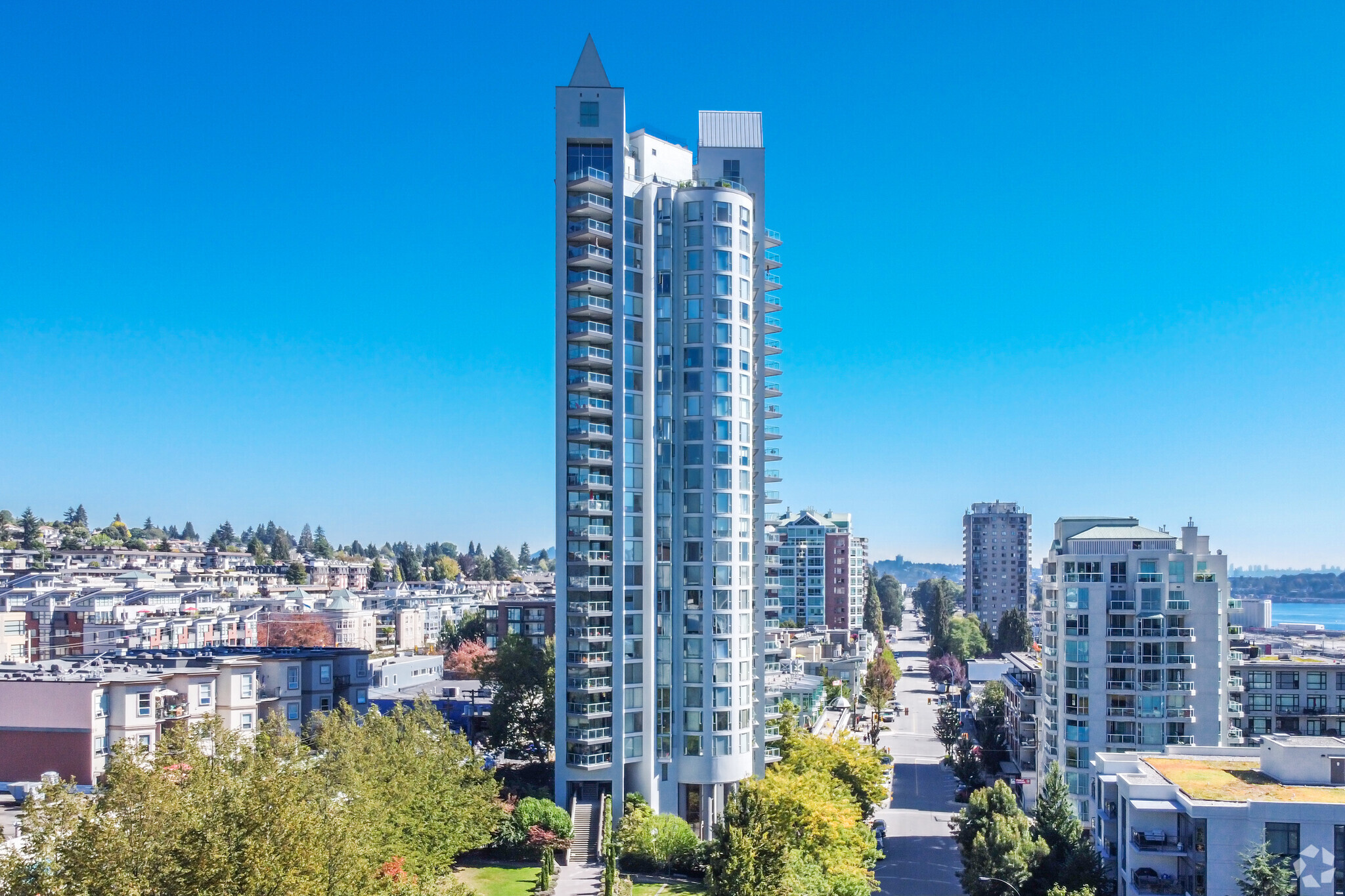 120 2nd St W, North Vancouver, BC for sale Primary Photo- Image 1 of 1