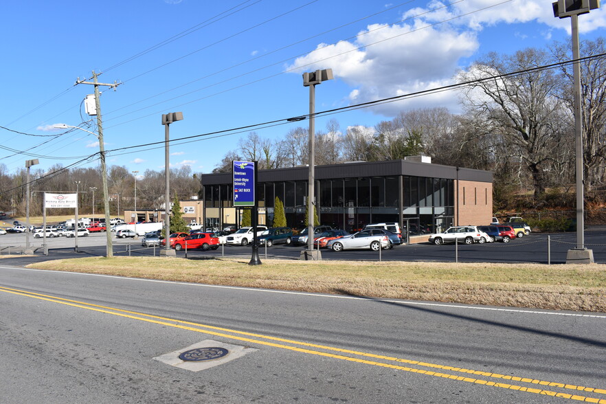 633 4th St SW, Hickory, NC for sale - Building Photo - Image 1 of 1