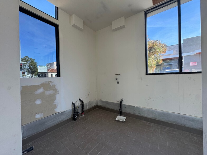 500 S Glendale Ave, Glendale, CA for lease - Building Photo - Image 3 of 10