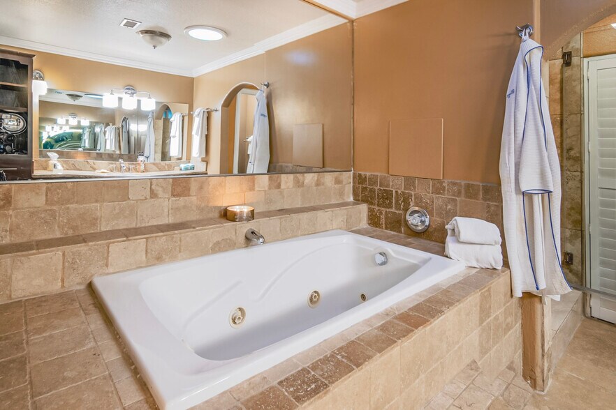 365 S Mohler Dr, Anaheim, CA à vendre - Photo intérieure - Image 2 de 36