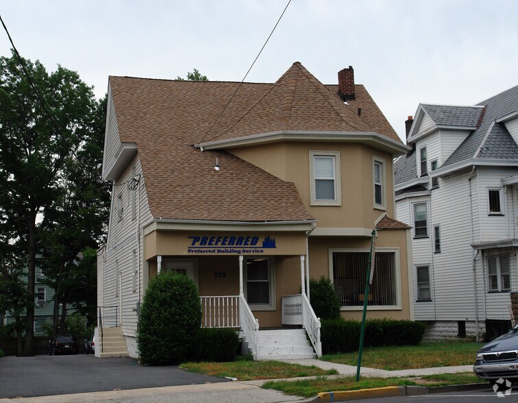 770-772 Kearny Ave, Kearny, NJ à louer - Photo du bâtiment - Image 2 de 4