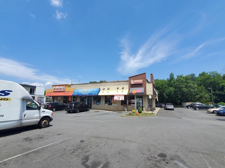 561-571 Milltown Rd, North Brunswick, NJ à louer - Photo du bâtiment - Image 3 de 4