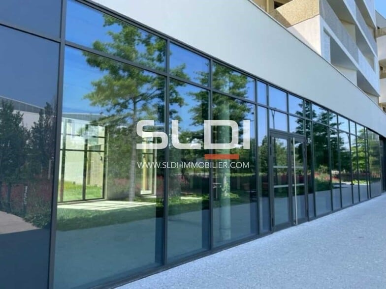 Rue Simone Veil, Vénissieux for lease - Building Photo - Image 2 of 6