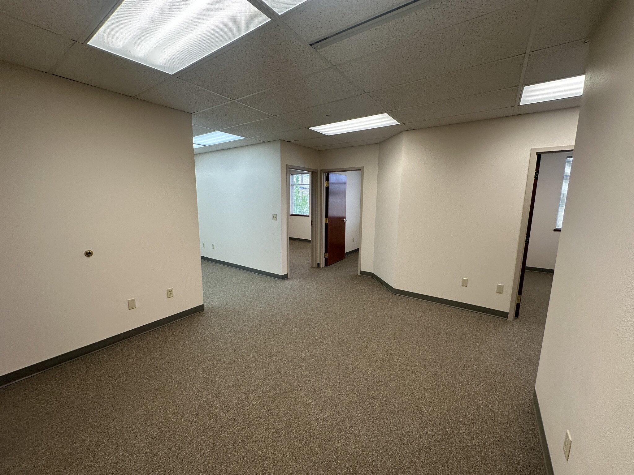 101 W Ironwood Dr, Coeur d'Alene, ID for lease Interior Photo- Image 1 of 6