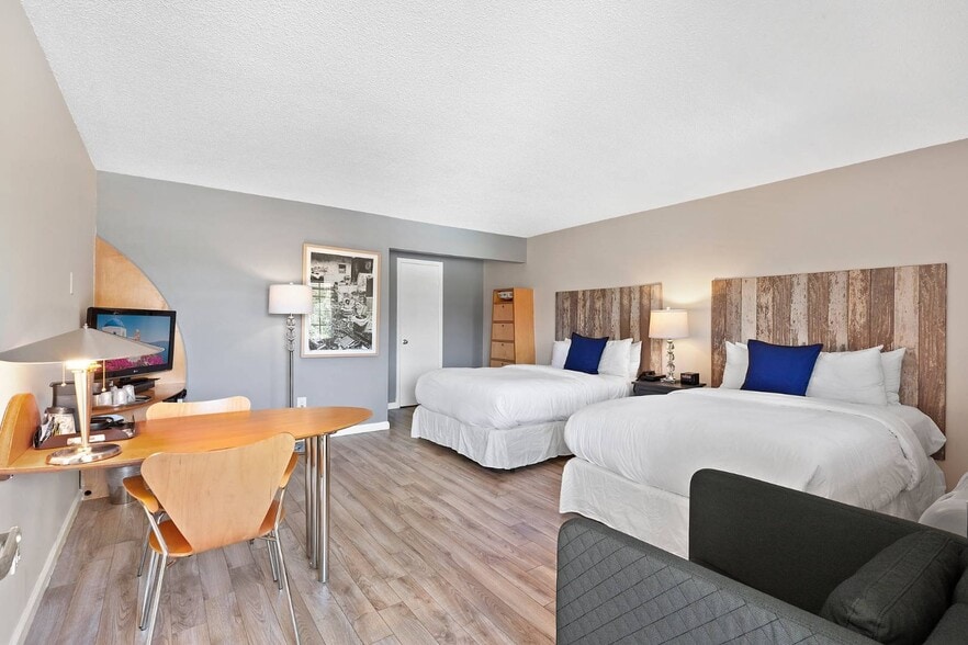 1655 County Road 39, Southampton, NY for sale - Interior Photo - Image 3 of 14