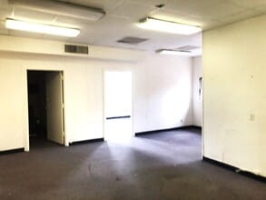187 Veterans Blvd, Massapequa, NY for lease Interior Photo- Image 1 of 12