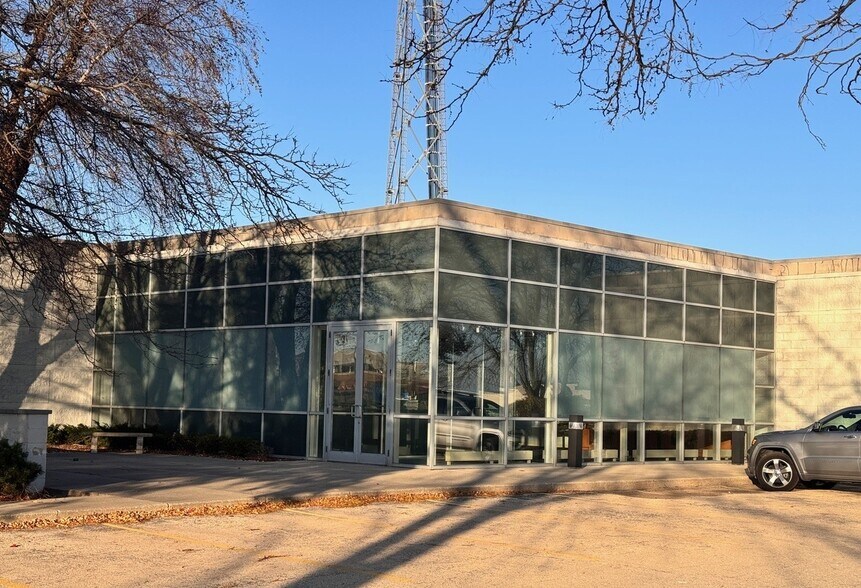 4371 Venture Dr, Peru, IL à louer - Photo du bâtiment - Image 3 de 5