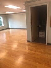 410 Jacksonville Dr, Jacksonville Beach, FL for lease Interior Photo- Image 2 of 11