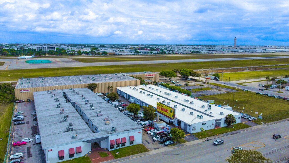 7251-7309 NW 12th St, Miami, FL à louer - Photo du bâtiment - Image 2 de 25