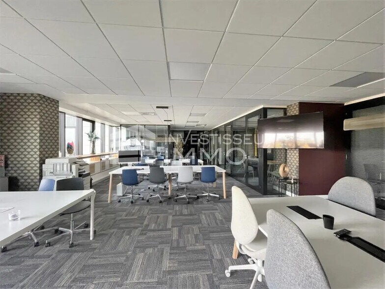 Bureau dans Jossigny à vendre - Photo du bâtiment - Image 2 de 3