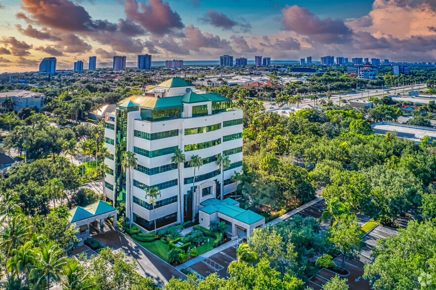 5150 Tamiami Trl N, Naples, FL à louer - Photo du bâtiment - Image 2 de 9