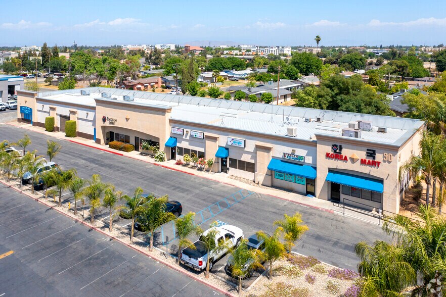 90 E Magill Ave, Fresno, CA à vendre - Aérien - Image 3 de 7