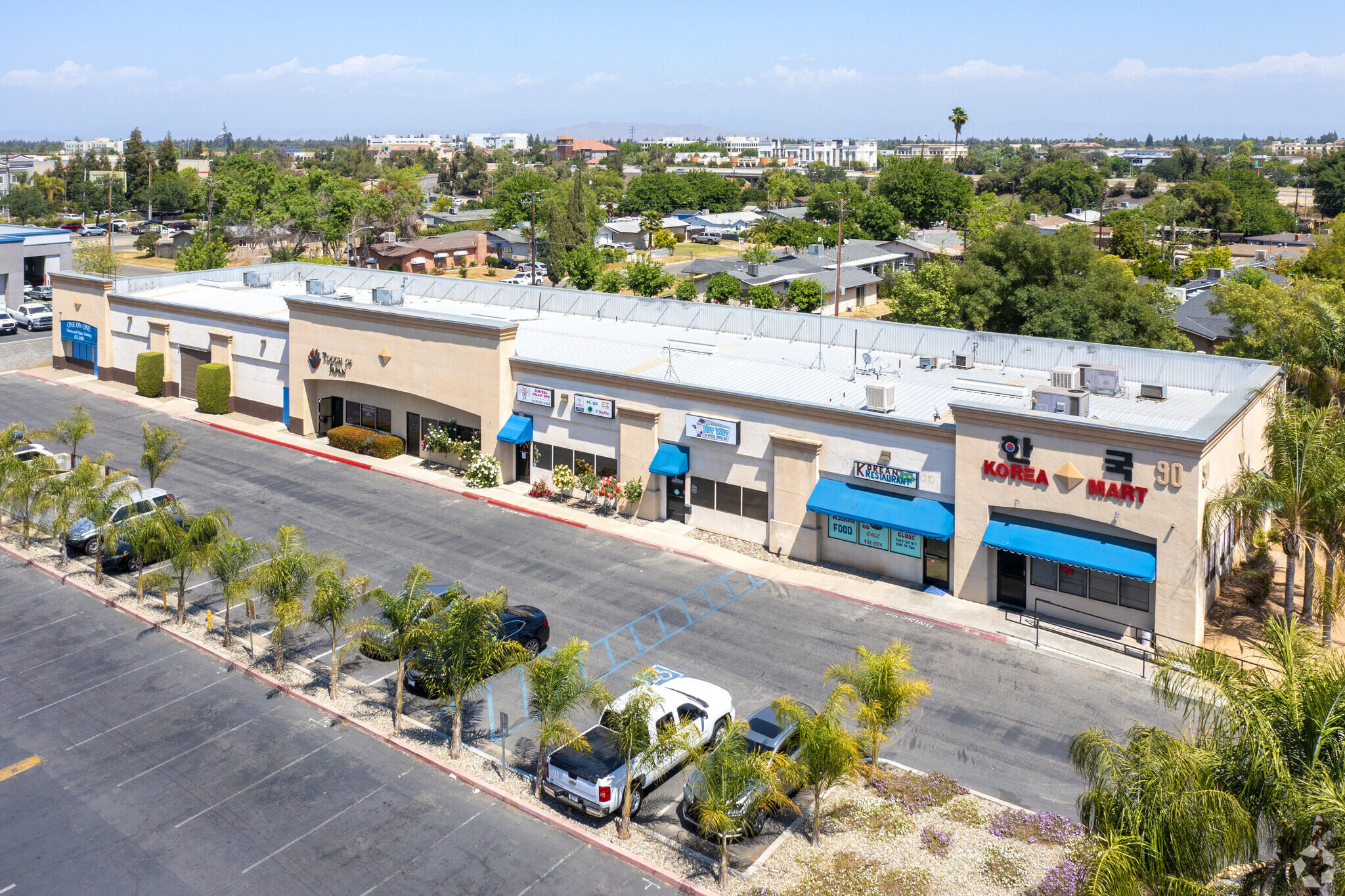 90 E Magill Ave, Fresno, CA for lease Aerial- Image 1 of 4