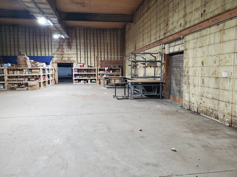 275 Lattintown Rd, Marlboro, NY à vendre - Photo du bâtiment - Image 3 de 11