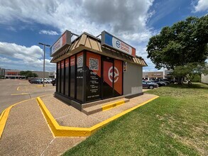 4800 S Broadway Ave, Tyler, TX for lease Building Photo- Image 1 of 5