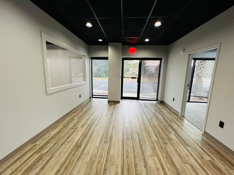 444 Deanna Ln, Charleston, SC for lease - Interior Photo - Image 1 of 13