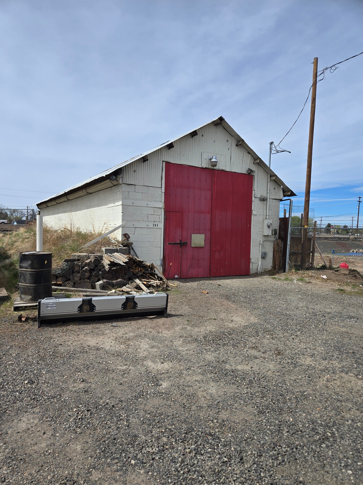 205 SE Railroad Blvd, Redmond, OR for sale Primary Photo- Image 1 of 5