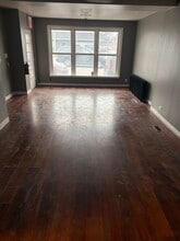 3325-3327 W Elm St, Mchenry, IL à louer Photo intérieure- Image 2 de 2