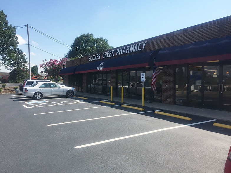 4729-1-4 N Roan St, Johnson City, TN for lease - Building Photo - Image 2 of 2