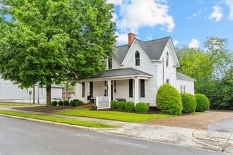 306 N Thornton Ave, Dalton, GA à vendre Photo intérieure- Image 2 de 46