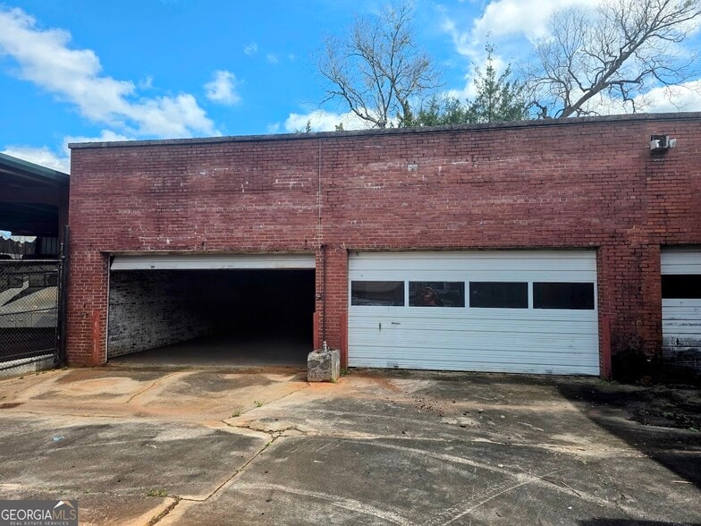 208 N Hightower St, Thomaston, GA for lease - Primary Photo - Image 1 of 4