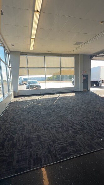 10967 Columbus Pky, Pataskala, OH à louer - Vidéo sur l’inscription commerciale - Image 3 de 6