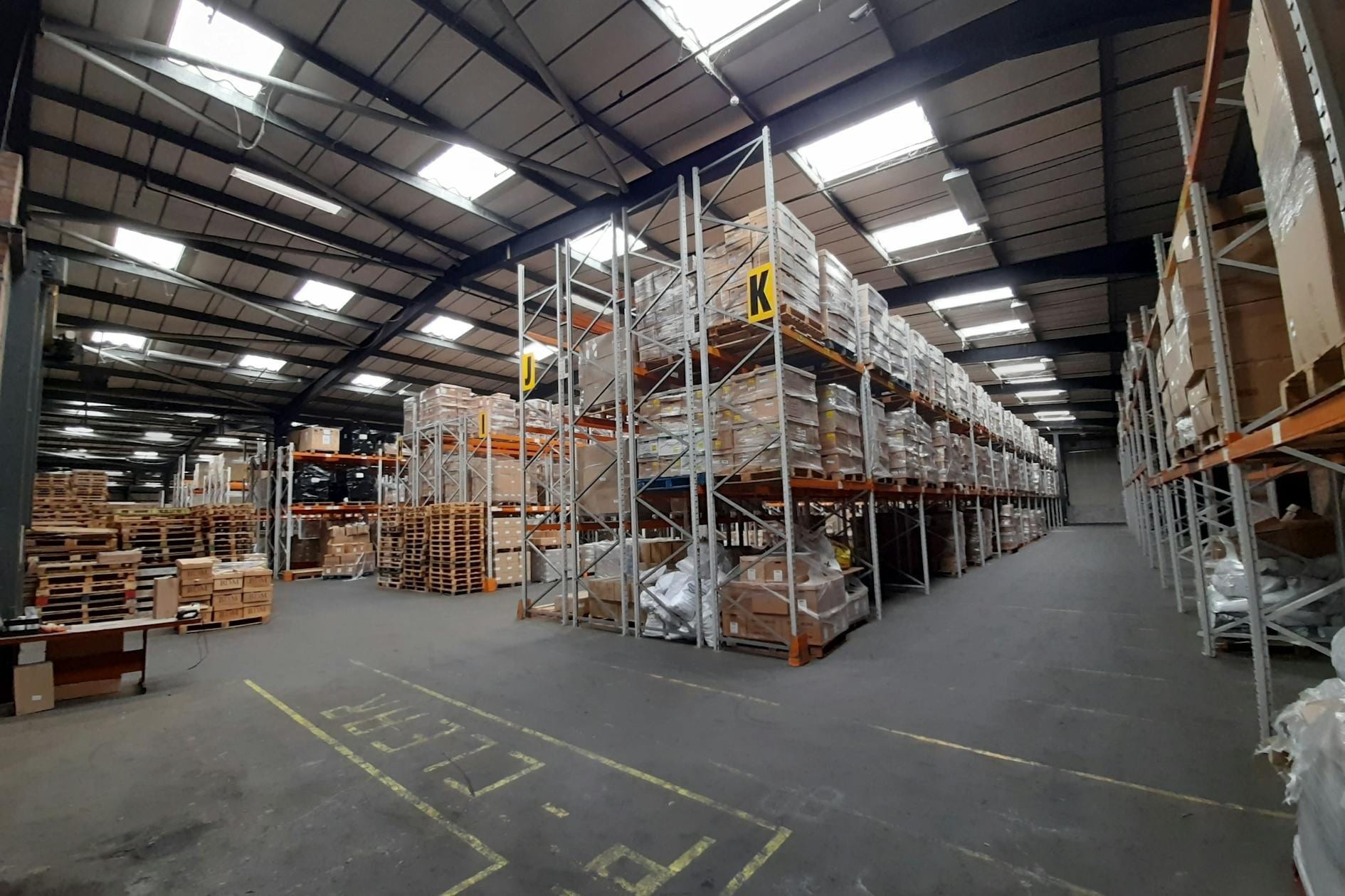 Hamilton Close, Basingstoke for lease Interior Photo- Image 1 of 3