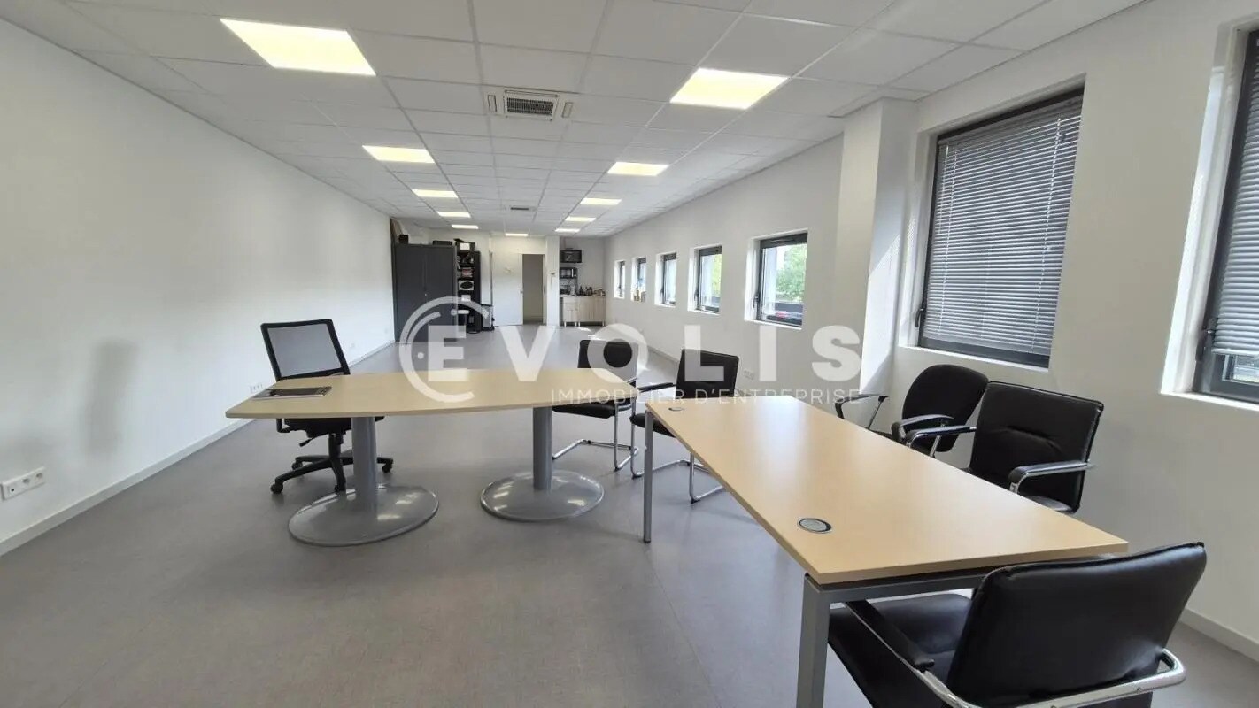 Office in Bussy-Saint-Georges for lease Interior Photo- Image 1 of 8