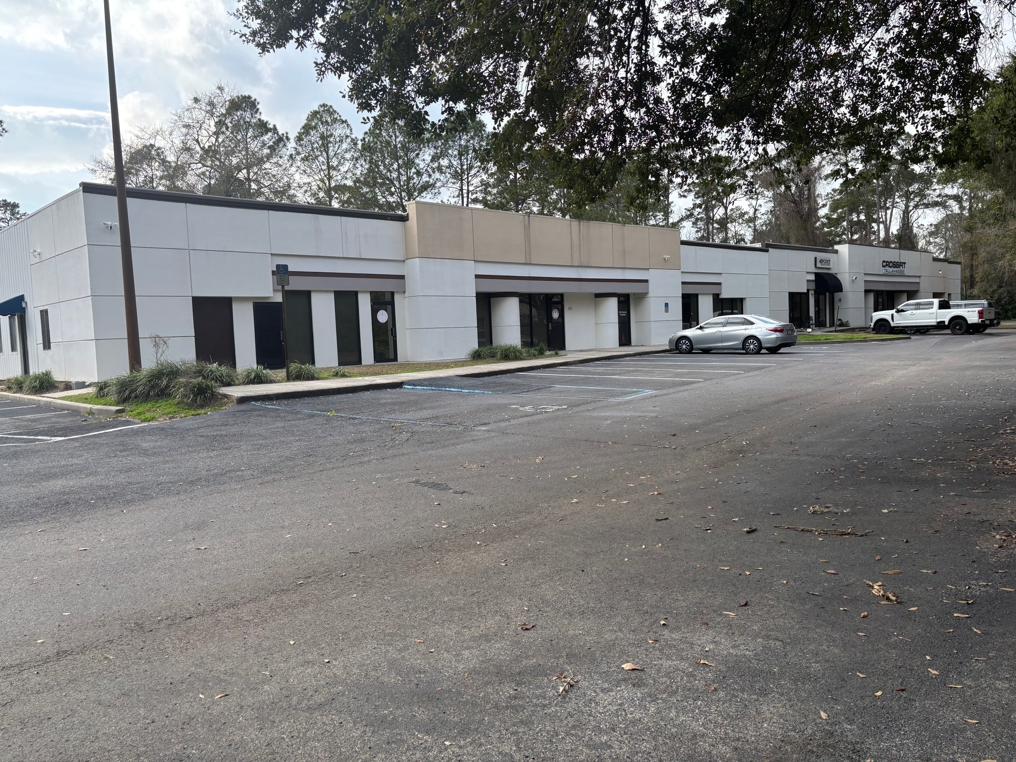 504 Capital Cir SE, Tallahassee, FL à louer Photo intérieure- Image 1 de 15