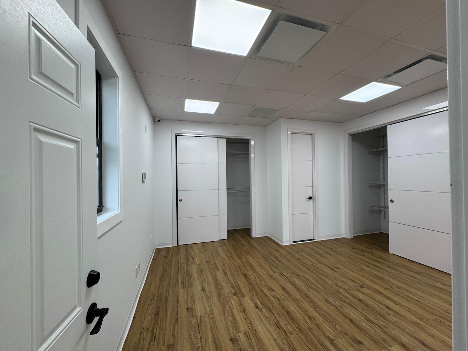 7102 Myrtle Ave, Ridgewood, NY for lease Interior Photo- Image 1 of 8