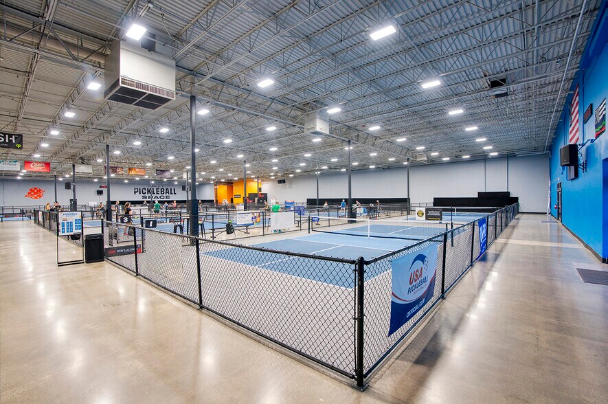 5665 W Bell Rd, Glendale, AZ à vendre - Photo intérieure - Image 2 de 12