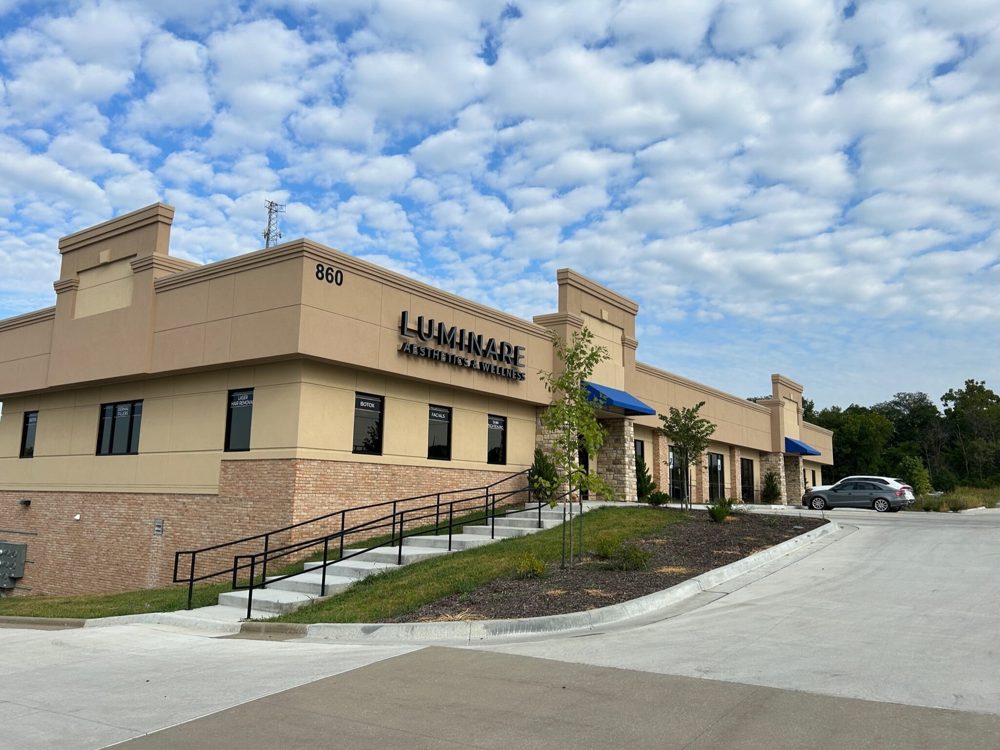 860 Haines Dr, Liberty, MO for lease Primary Photo- Image 1 of 8