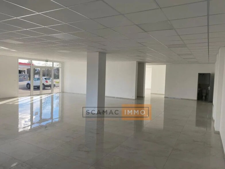 Flex in Solliès-Pont for lease - Interior Photo - Image 2 of 4