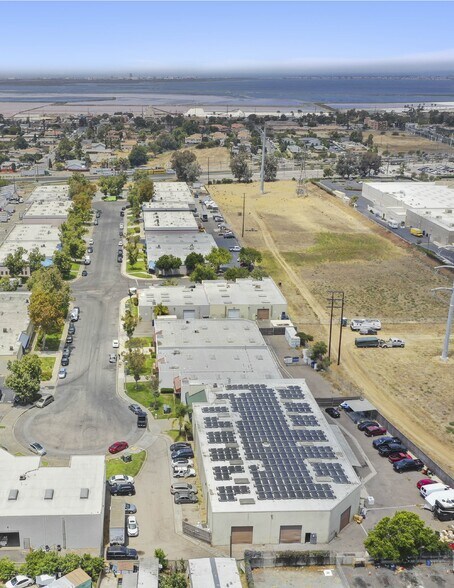 616 Marsat Ct, Chula Vista, CA à louer - Photo du bâtiment - Image 3 de 7