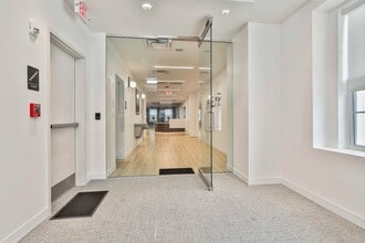 6-8 E Court Sq, Newnan, GA for lease Interior Photo- Image 1 of 14