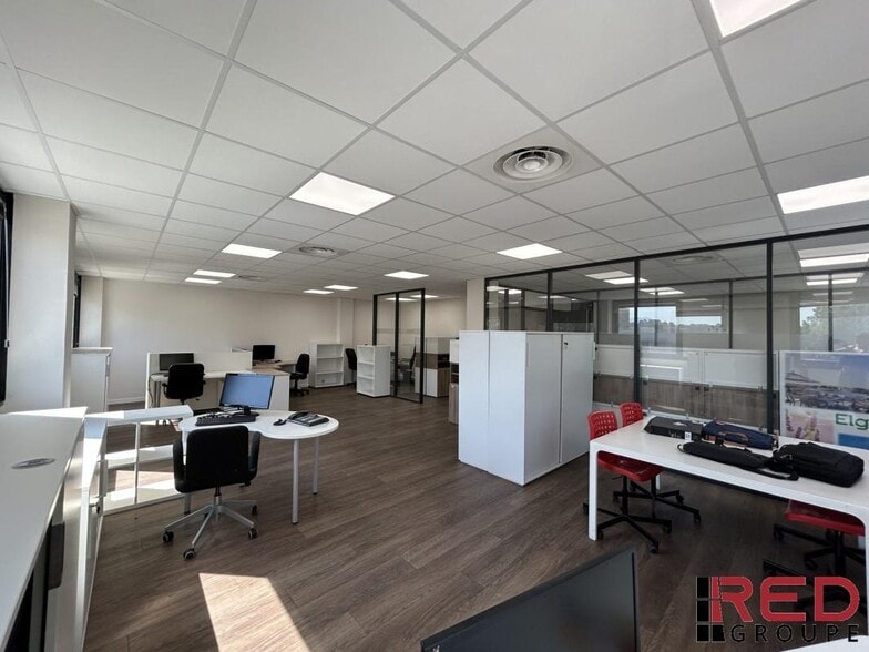 Office in Aix-en-Provence for lease - Interior Photo - Image 3 of 7