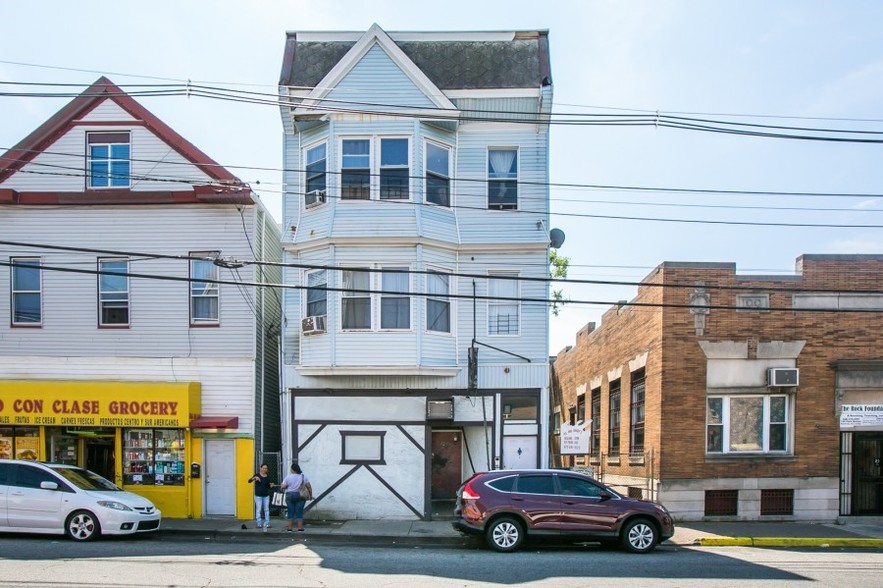 102 Park Ave, Paterson, NJ à vendre - Photo du bâtiment - Image 1 de 1