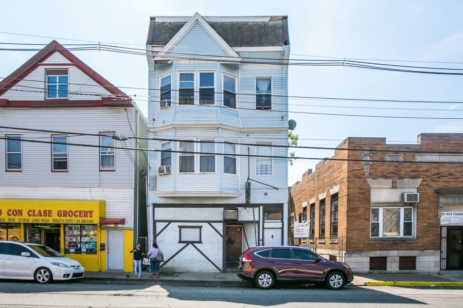 102 Park Ave, Paterson, NJ à vendre Photo du bâtiment- Image 1 de 1