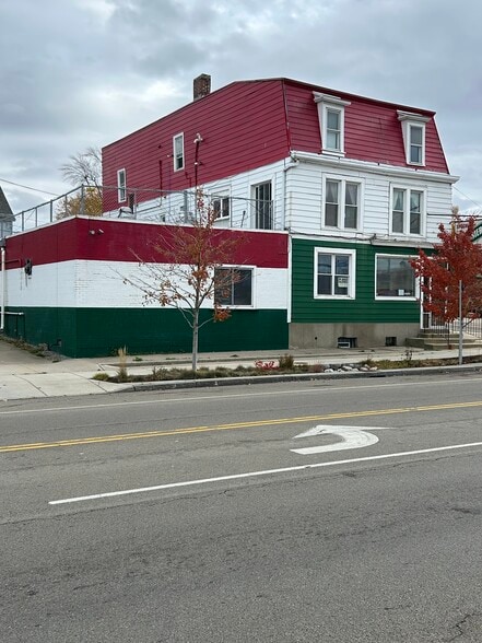 1329 Niagara St, Buffalo, NY for sale - Building Photo - Image 2 of 4