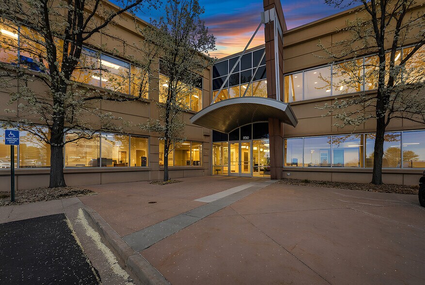 630 Plaza Dr, Highlands Ranch, CO à louer - Photo du bâtiment - Image 2 de 18
