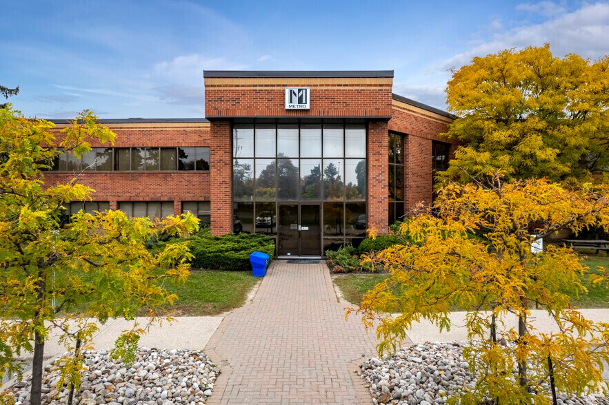 2600 Steeles Ave W, Concord, ON for sale - Primary Photo - Image 1 of 1