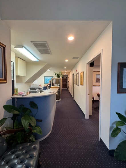 124 Medford Ave, Patchogue, NY for sale - Interior Photo - Image 2 of 17