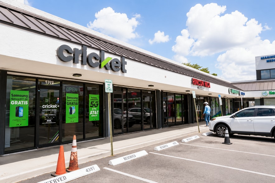 4351-4399 W 16th Ave, Hialeah, FL à vendre - Photo du bâtiment - Image 3 de 9