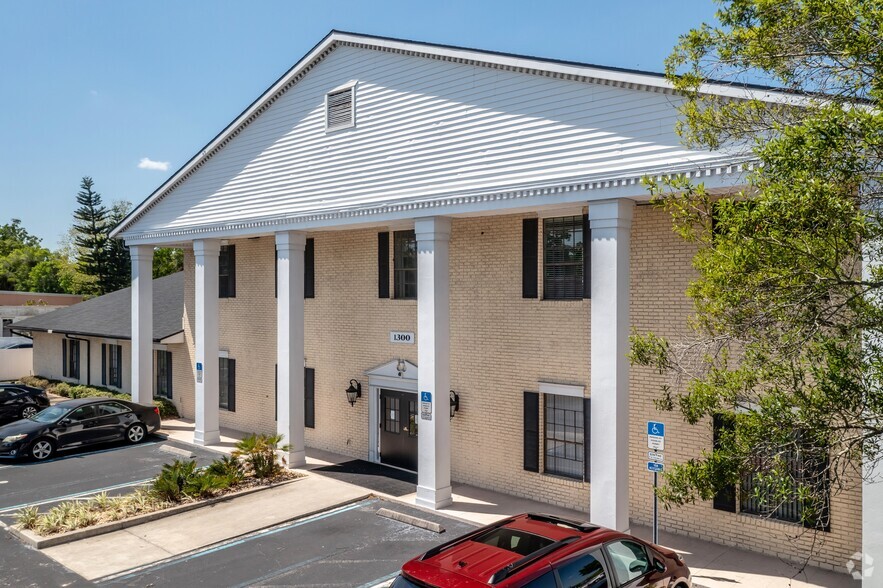 1300 N Semoran Blvd, Orlando, FL for sale - Building Photo - Image 3 of 10